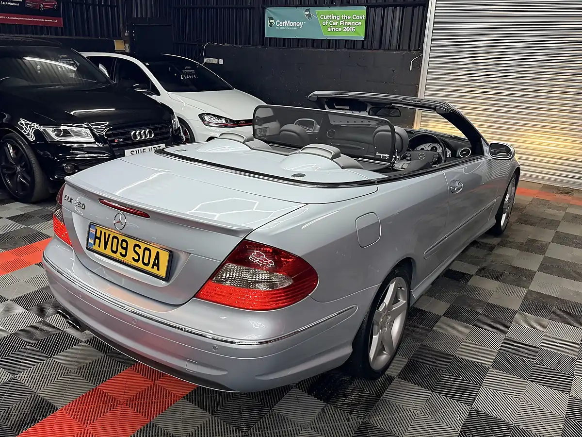 Used 2009 Mercedes-Benz Clk Sport Silver - Interior and Exterior details 18