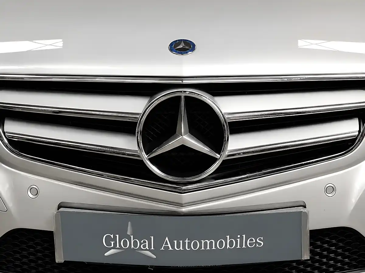 Used 2009 Mercedes-Benz E-Class AMG Sport Iridium Silver - Interior and Exterior details 12