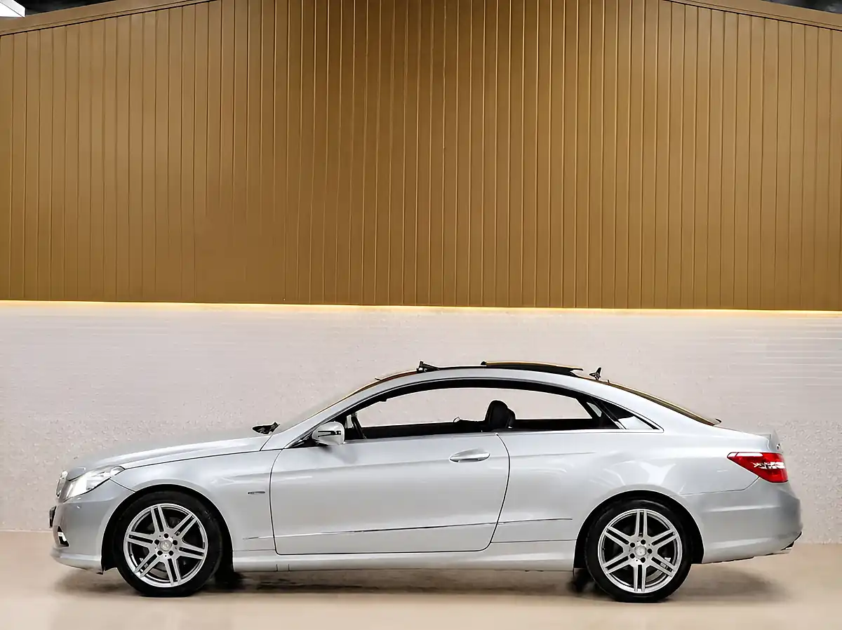 Used 2009 Mercedes-Benz E-Class AMG Sport Iridium Silver - Interior and Exterior details 6