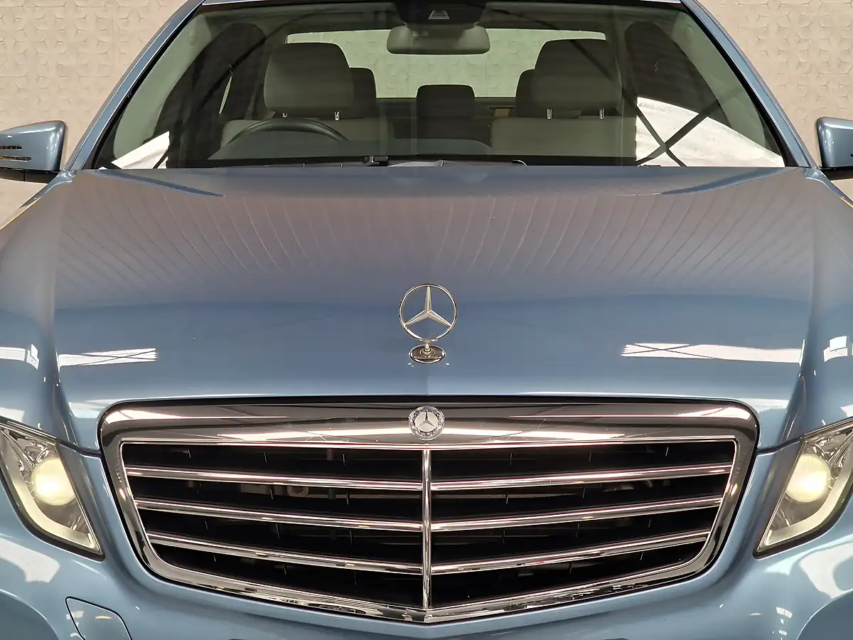 Used 2009 Mercedes-Benz E-Class Avantgarde Indigolite Blue - Interior and Exterior details 12