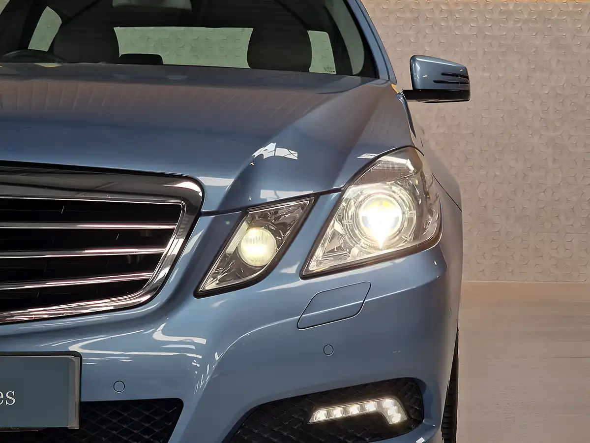 Used 2009 Mercedes-Benz E-Class Avantgarde Indigolite Blue - Interior and Exterior details 13