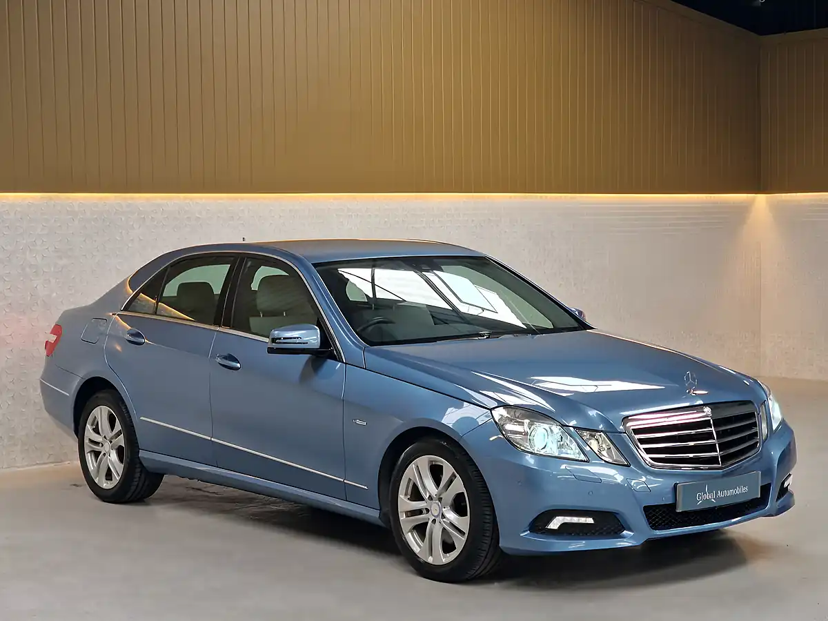 Used 2009 Mercedes-Benz E-Class Avantgarde Indigolite Blue - Interior and Exterior details 19
