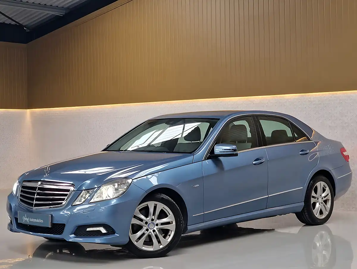 Used 2009 Mercedes-Benz E-Class Avantgarde Indigolite Blue - Interior and Exterior details 6