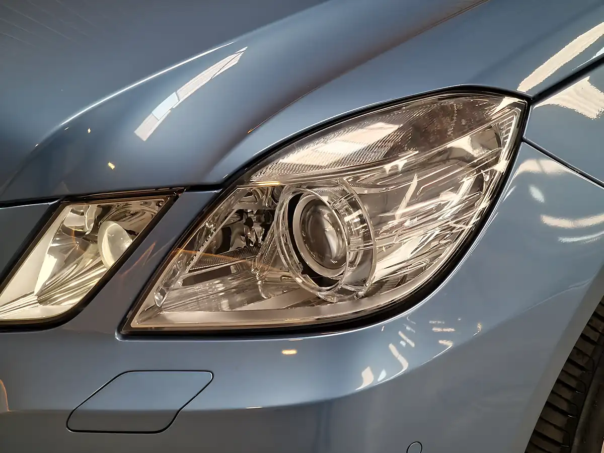 Used 2009 Mercedes-Benz E-Class Avantgarde Indigolite Blue - Interior and Exterior details 7