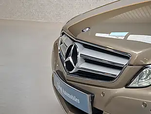 Used 2009 Mercedes-Benz E-Class Se Sanidine Beige Metallic - Interior and Exterior details 12