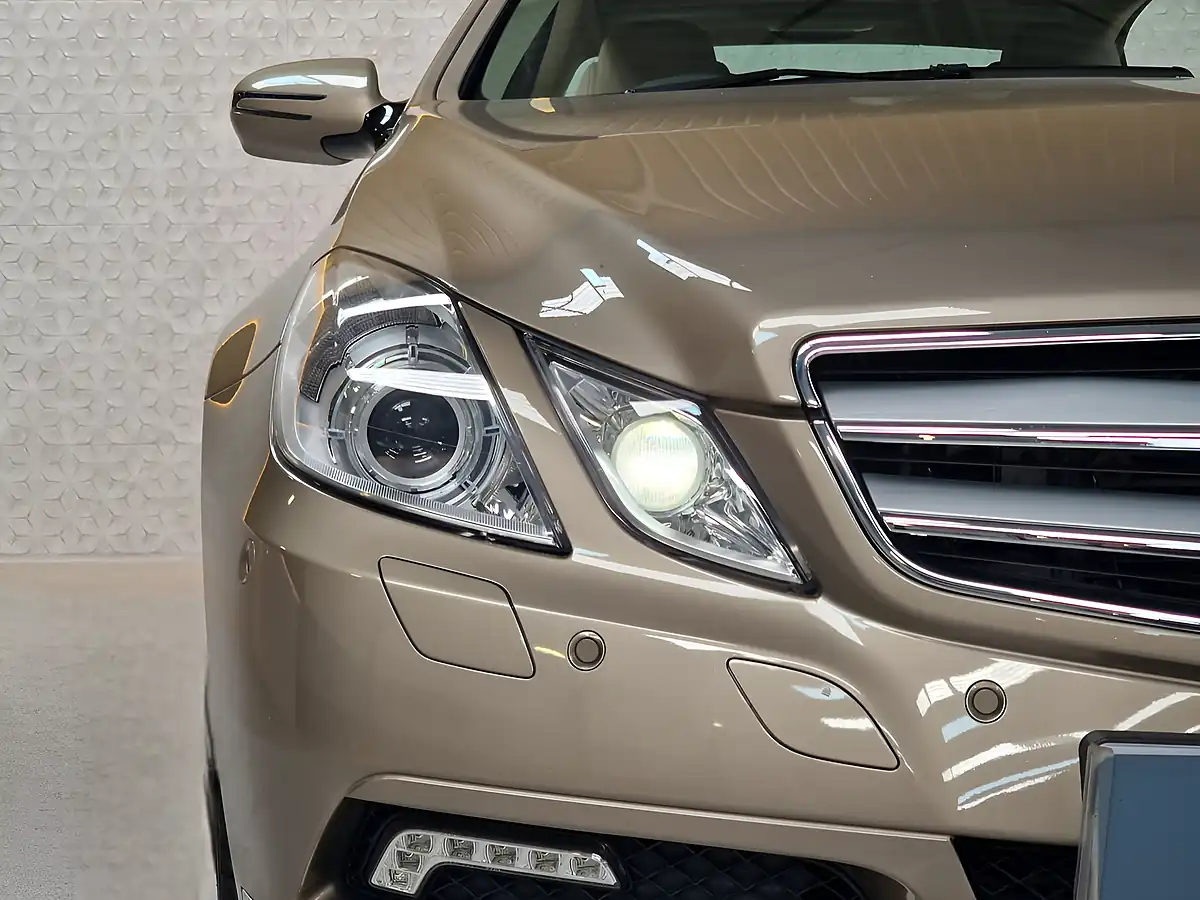 Used 2009 Mercedes-Benz E-Class Se Sanidine Beige Metallic - Interior and Exterior details 6