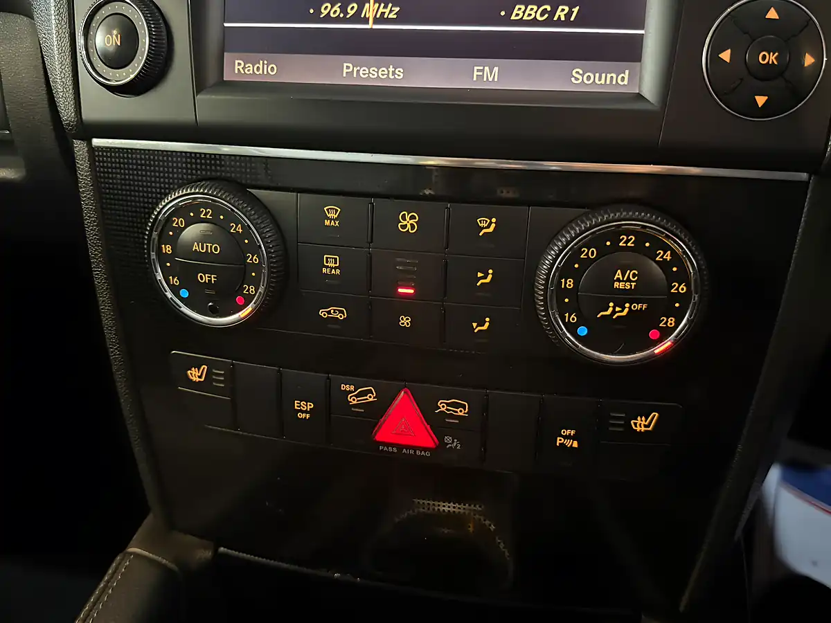 Used 2009 Mercedes-Benz M Class Sport Silver - Interior and Exterior details 16