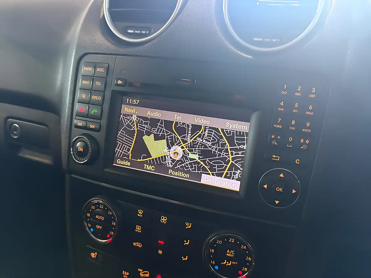 Used 2009 Mercedes-Benz M Class Sport Silver - Interior and Exterior details 18