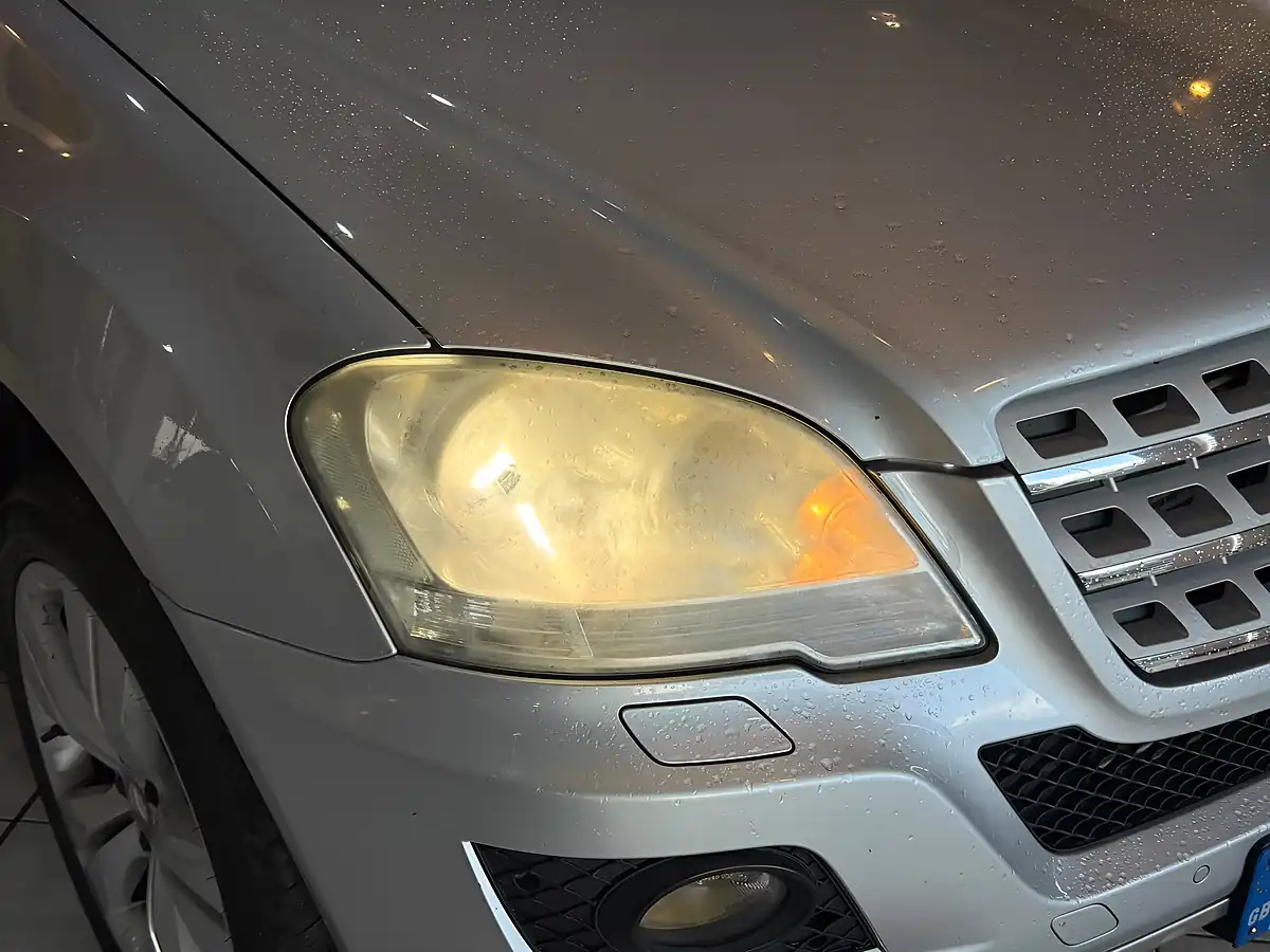 Used 2009 Mercedes-Benz M Class Sport Silver - Interior and Exterior details 2