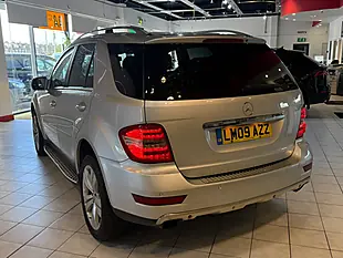 Used 2009 Mercedes-Benz M Class Sport Silver - Interior and Exterior details 7