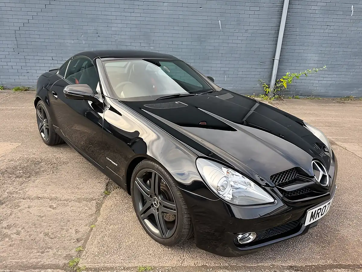 Used 2009 Mercedes-Benz Slk 200 Black - Front View
