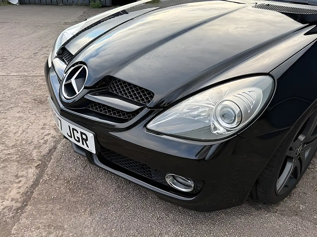 Used 2009 Mercedes-Benz Slk 200 Black - Interior and Exterior details 13