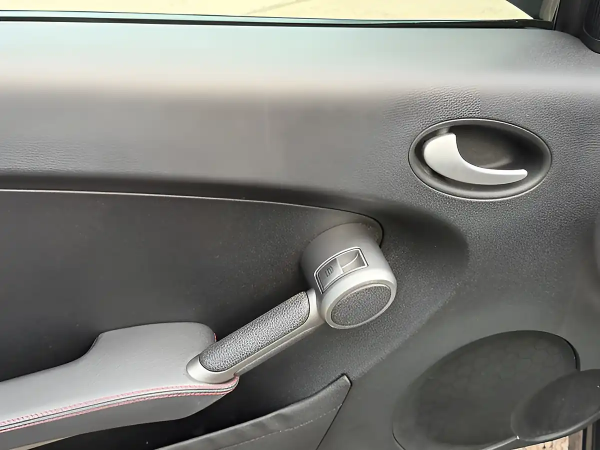 Used 2009 Mercedes-Benz Slk 200 Black - Interior and Exterior details 15