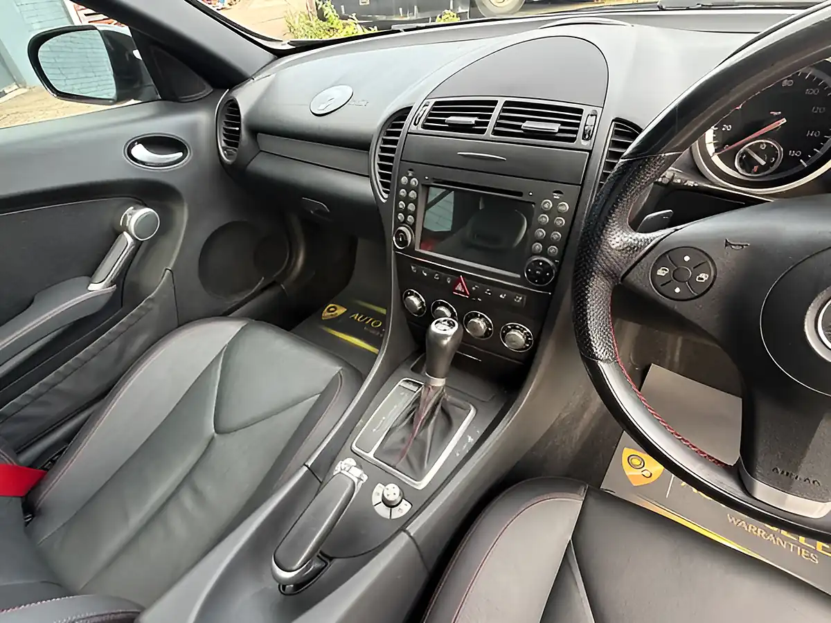 Used 2009 Mercedes-Benz Slk 200 Black - Interior and Exterior details 18