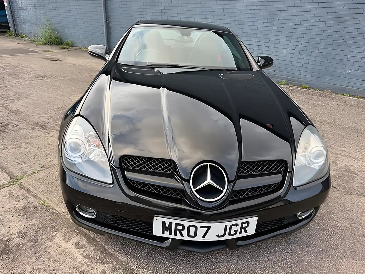 Used 2009 Mercedes-Benz Slk 200 Black - Interior and Exterior details 2