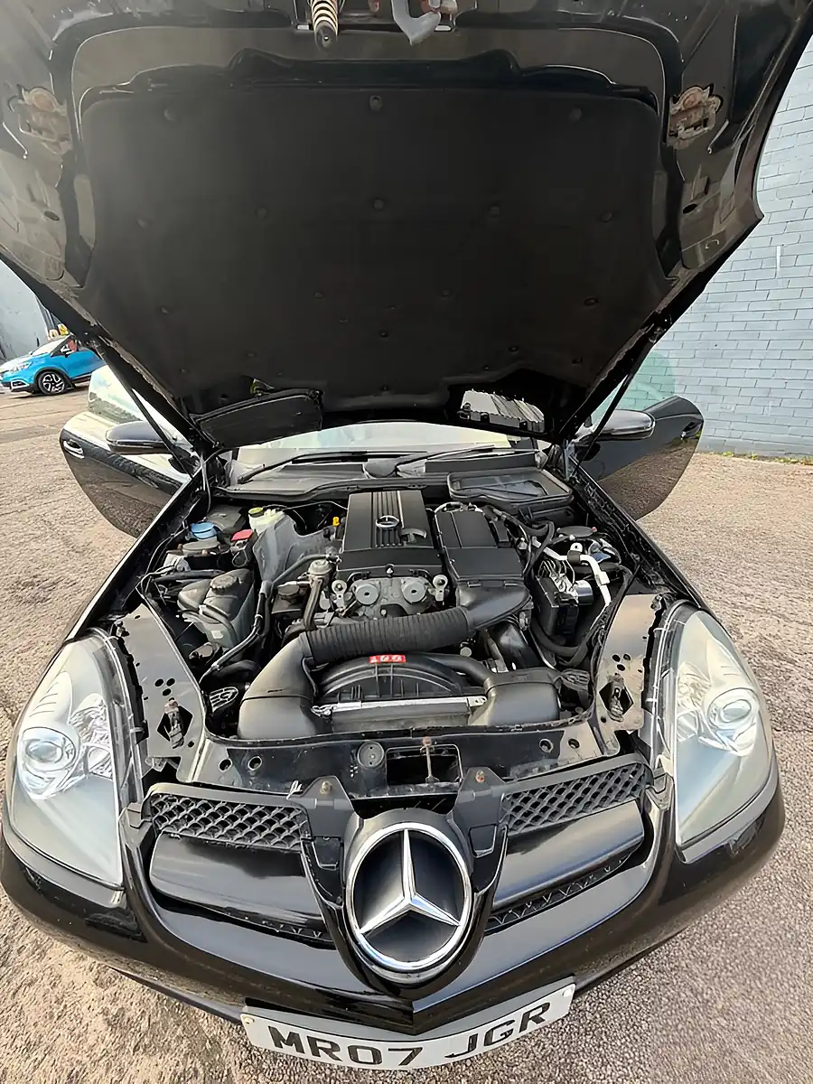 Used 2009 Mercedes-Benz Slk 200 Black - Interior and Exterior details 3
