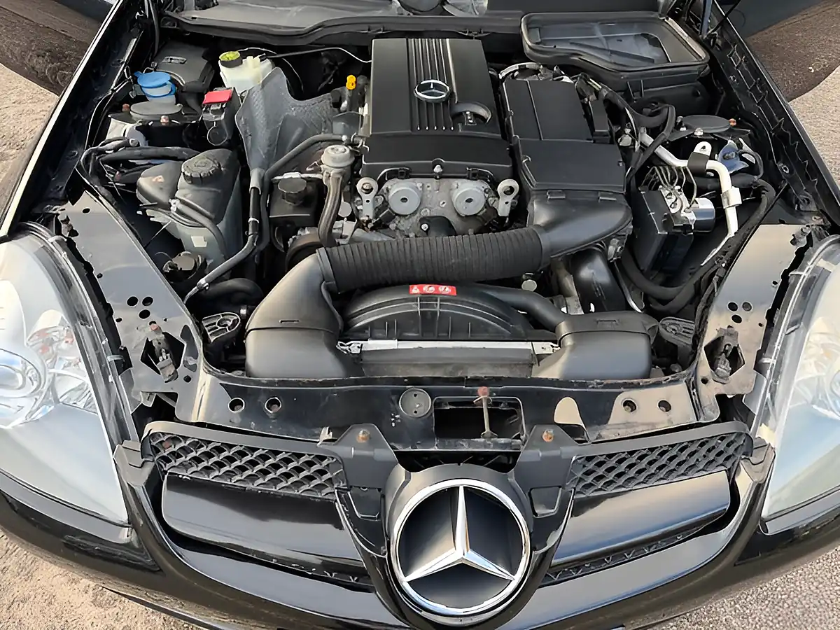 Used 2009 Mercedes-Benz Slk 200 Black - Interior and Exterior details 5