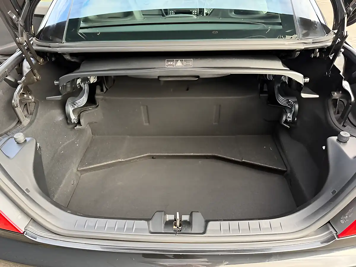 Used 2009 Mercedes-Benz Slk 200 Black - Interior and Exterior details 6
