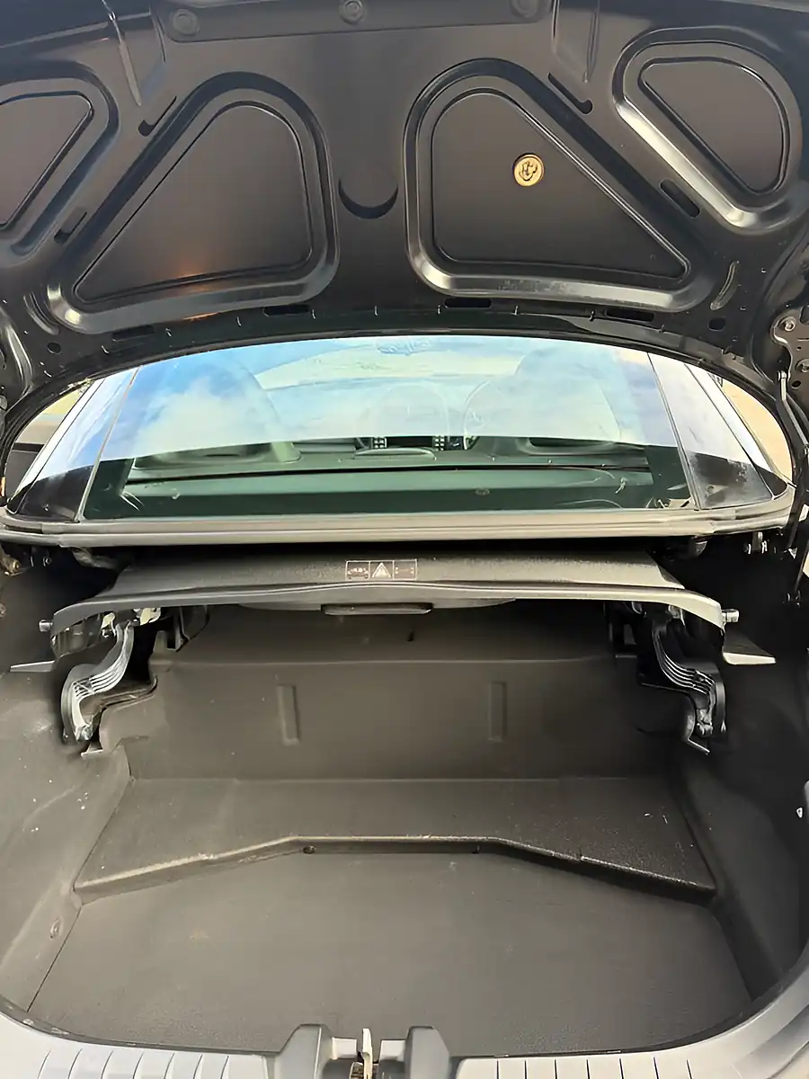 Used 2009 Mercedes-Benz Slk 200 Black - Interior and Exterior details 8