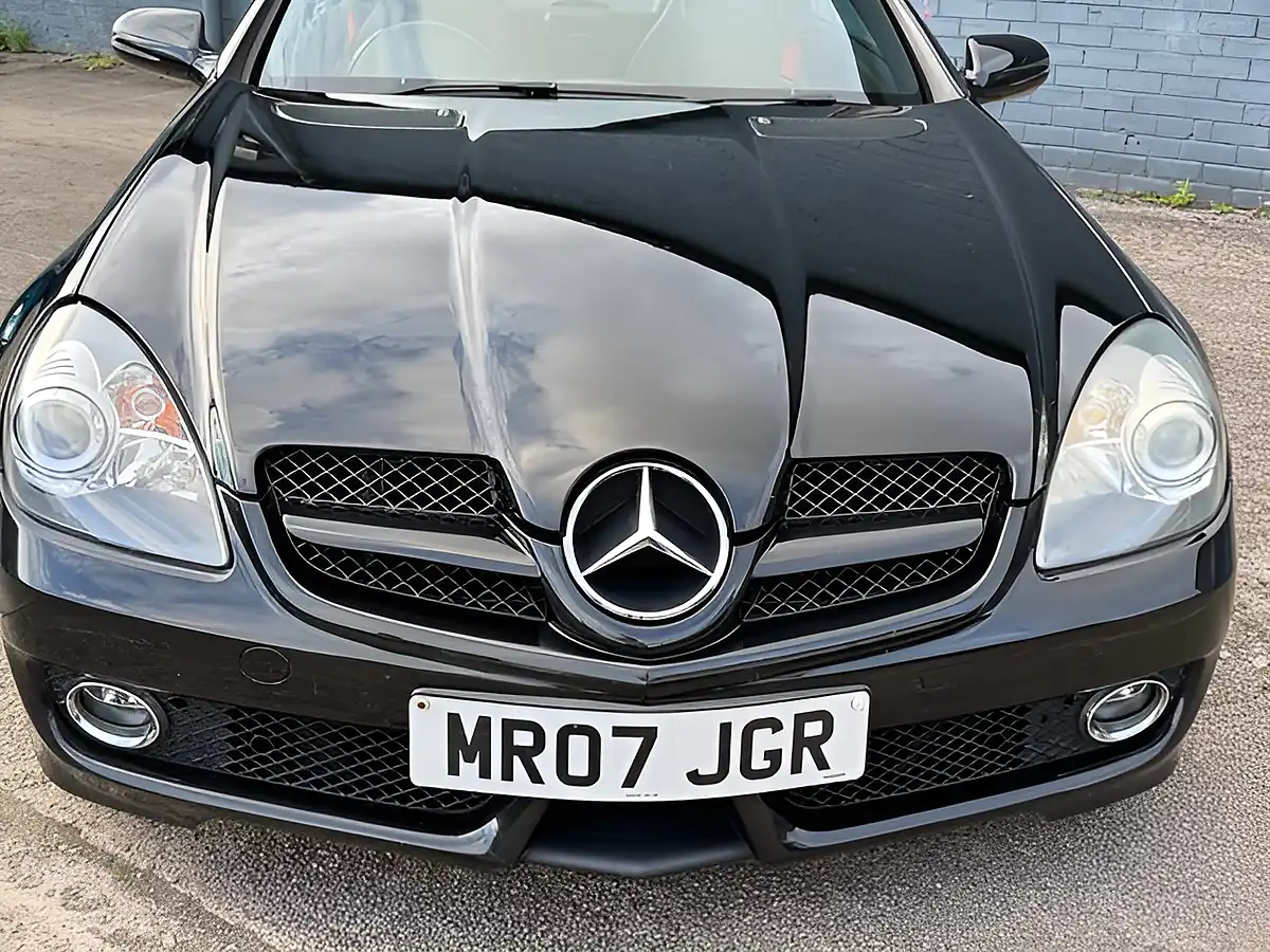 Used 2009 Mercedes-Benz Slk 200 Black - Interior and Exterior details 9
