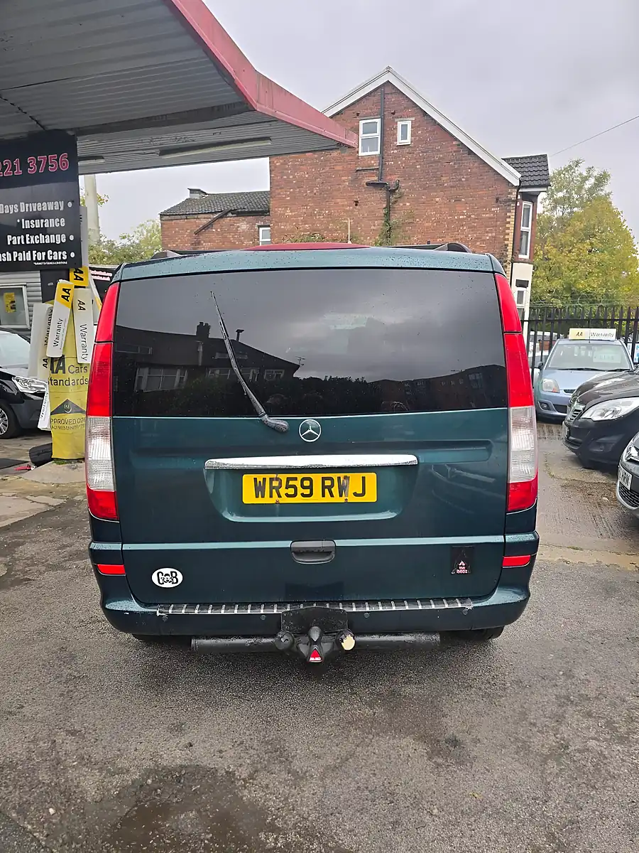 Used 2009 Mercedes-Benz Vito Compact Panel Van Green - Interior and Exterior details 10
