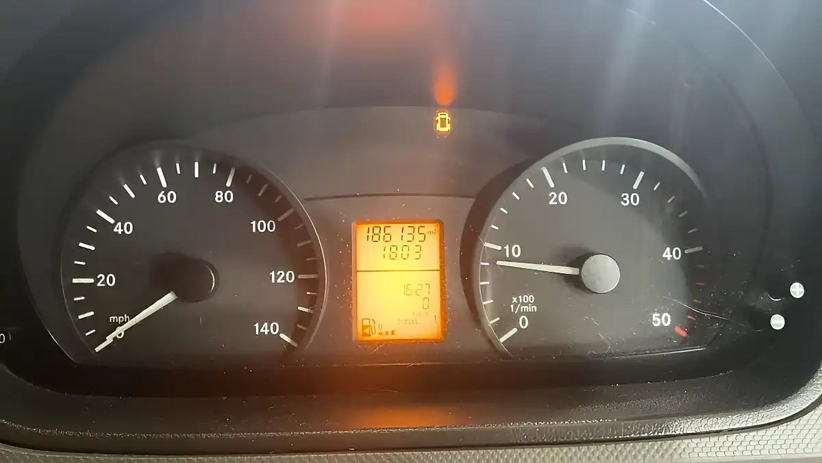 Used 2009 Mercedes-Benz Vito Compact Panel Van Green - Interior and Exterior details 14