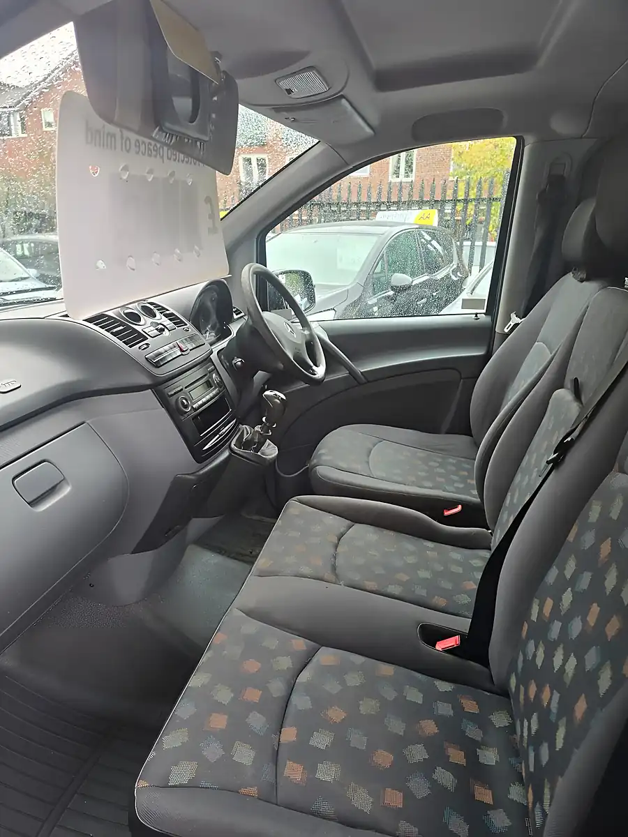Used 2009 Mercedes-Benz Vito Compact Panel Van Green - Interior and Exterior details 15