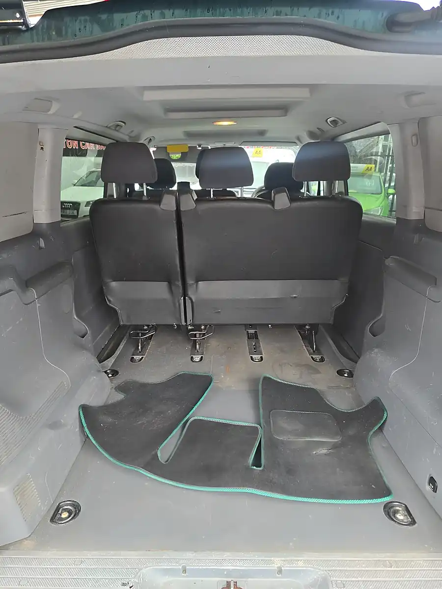 Used 2009 Mercedes-Benz Vito Compact Panel Van Green - Interior and Exterior details 18