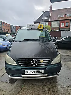 Used 2009 Mercedes-Benz Vito Compact Panel Van Green - Interior and Exterior details 4
