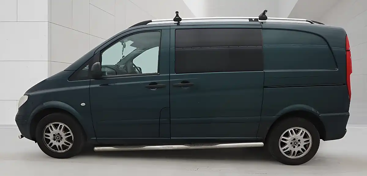 Used 2009 Mercedes-Benz Vito Compact Panel Van Green - Interior and Exterior details 8