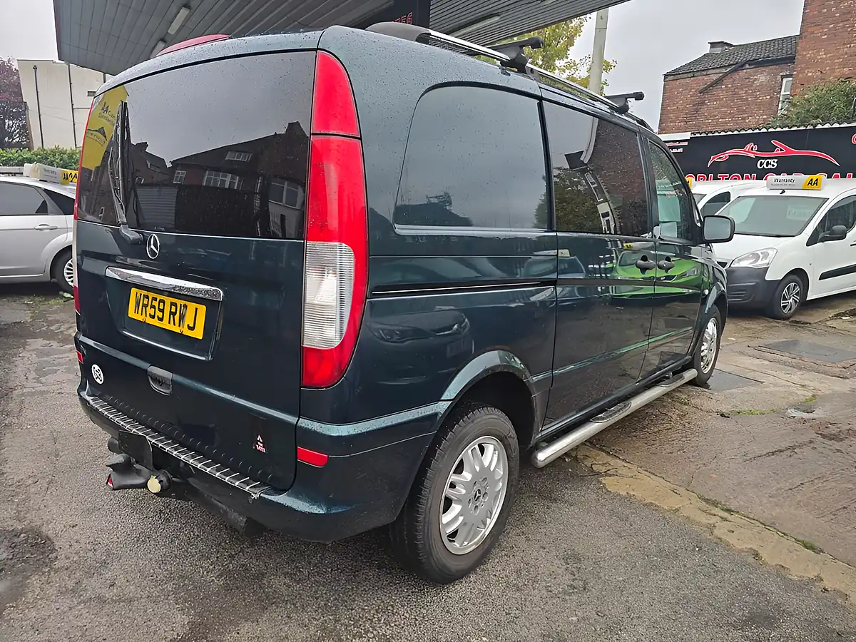 Used 2009 Mercedes-Benz Vito Compact Panel Van Green - Interior and Exterior details 9