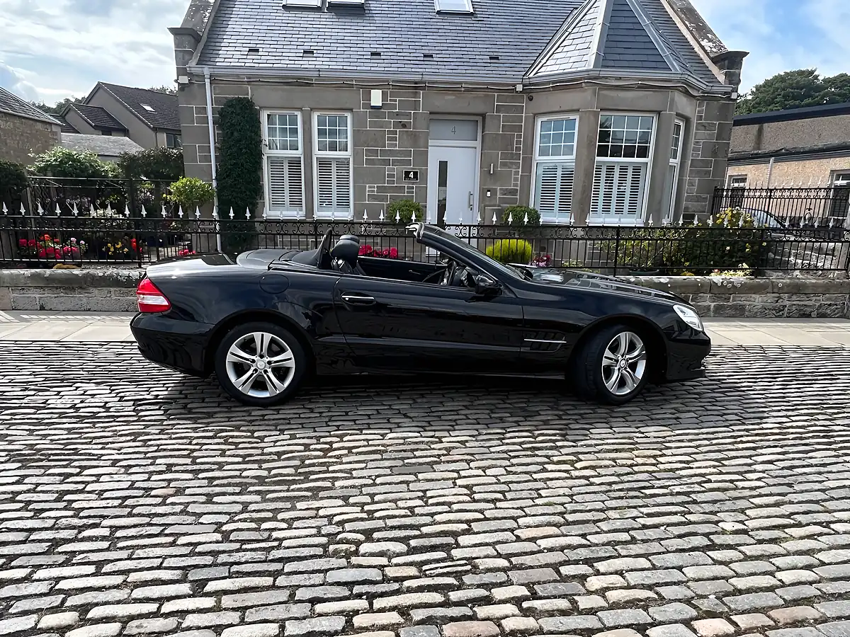 Used 2009 Mercedes Sl Convertible Black - Interior and Exterior details 17