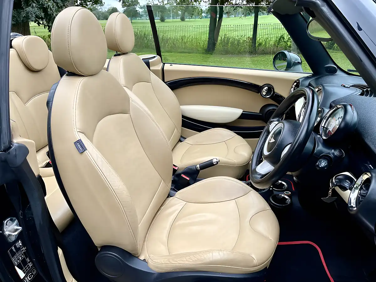 Used 2009 MINI Convertible Cooper S Black - Interior and Exterior details 13