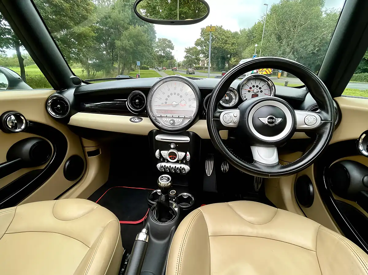 Used 2009 MINI Convertible Cooper S Black - Interior and Exterior details 17