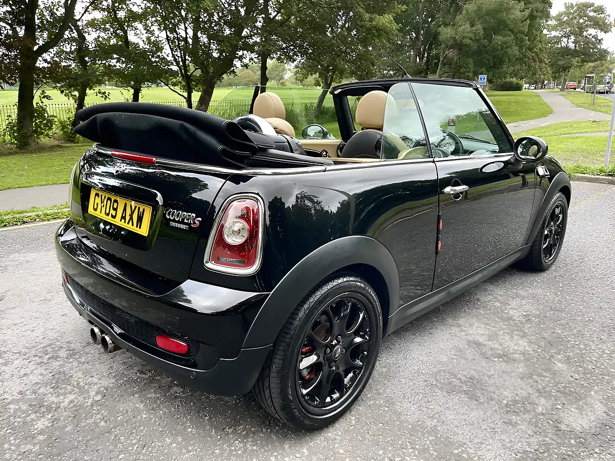 Used 2009 MINI Convertible Cooper S Black - Interior and Exterior details 4