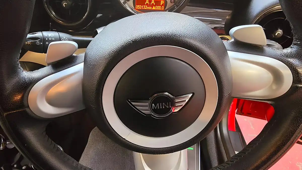 Used 2009 MINI Cooper Cooper S Red - Interior and Exterior details 10
