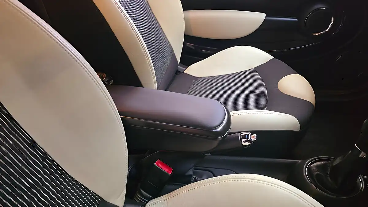 Used 2009 MINI Cooper Cooper S Red - Interior and Exterior details 12