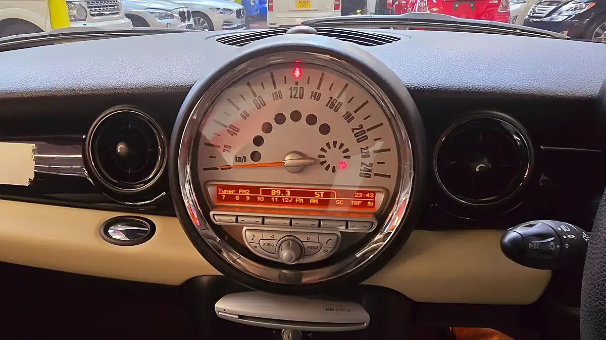 Used 2009 MINI Cooper Cooper S Red - Interior and Exterior details 5