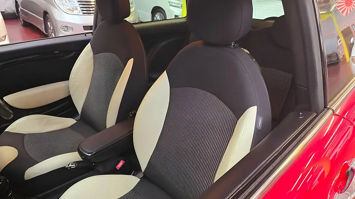 Used 2009 MINI Cooper Cooper S Red - Interior and Exterior details 8
