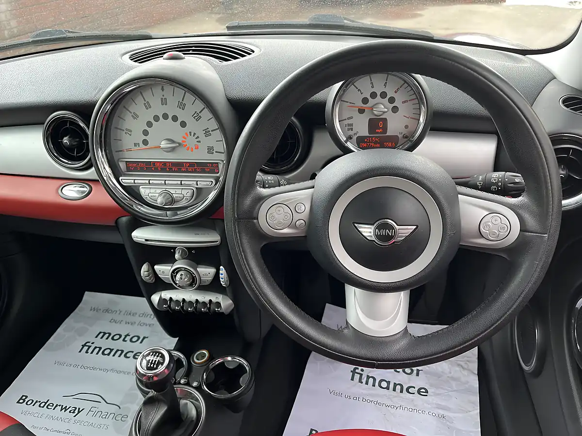 Used 2009 MINI Hatch Cooper Black - Interior and Exterior details 10