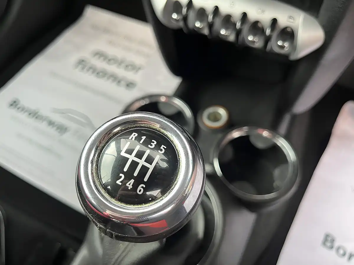 Used 2009 MINI Hatch Cooper Black - Interior and Exterior details 13