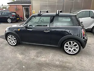 Used 2009 MINI Hatch Cooper Black - Interior and Exterior details 6