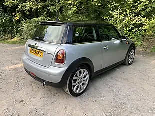 Used 2009 MINI Hatch Cooper Silver - Interior and Exterior details 13