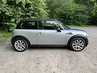 Used 2009 MINI Hatch Cooper Silver - Interior and Exterior details 2