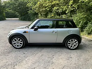 Used 2009 MINI Hatch Cooper Silver - Interior and Exterior details 5
