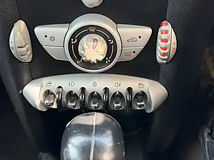 Used 2009 MINI Hatch Cooper White - Interior and Exterior details 12