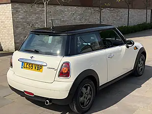 Used 2009 MINI Hatch Cooper White - Interior and Exterior details 5