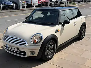 Used 2009 MINI Hatch Cooper White - Interior and Exterior details 6