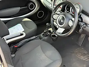 Used 2009 MINI Hatch Cooper White - Interior and Exterior details 7