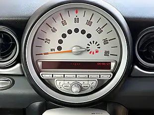 Used 2009 MINI Hatch Cooper White - Interior and Exterior details 8